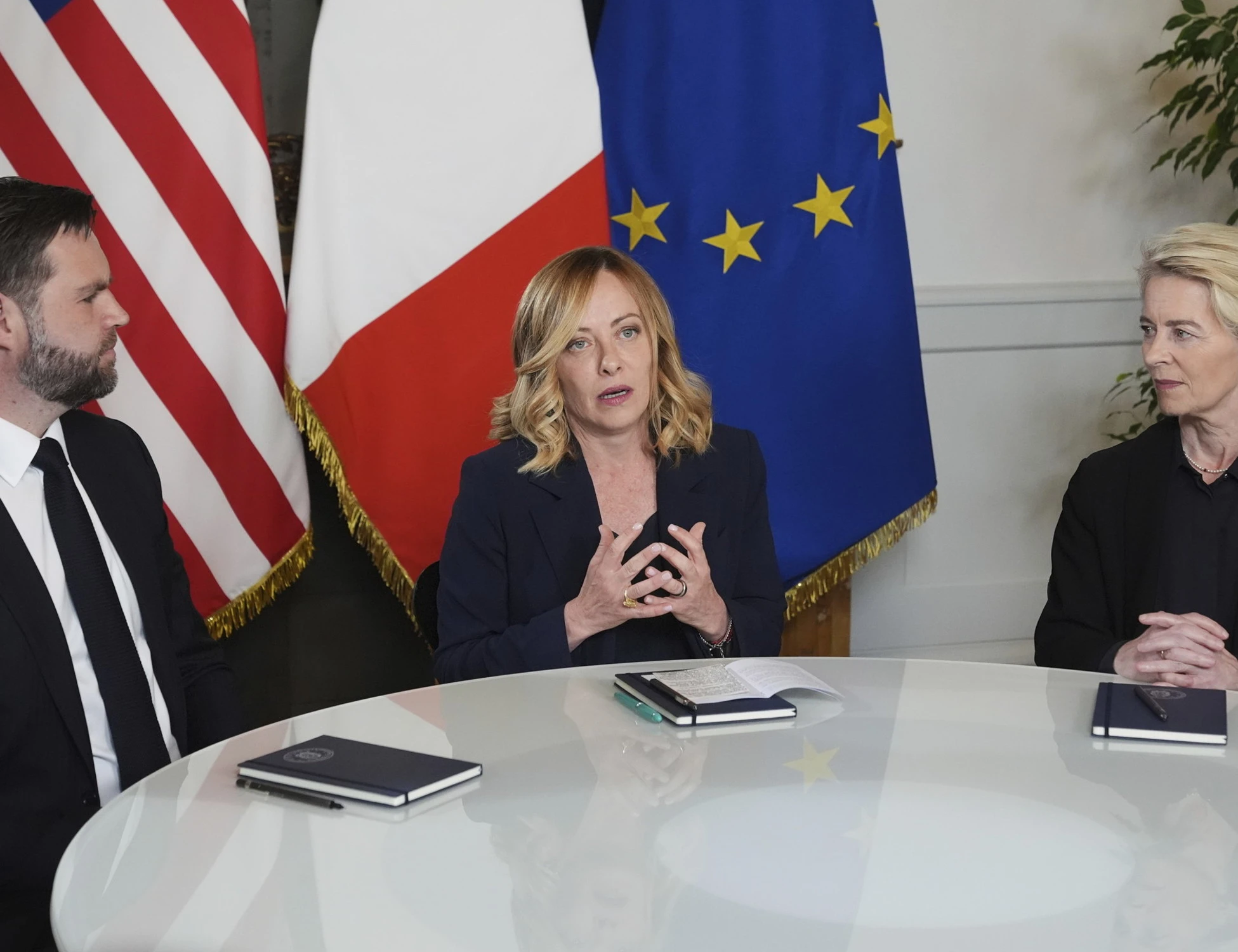 Giorgia Meloni, la foto che smonta le balle della sinistra