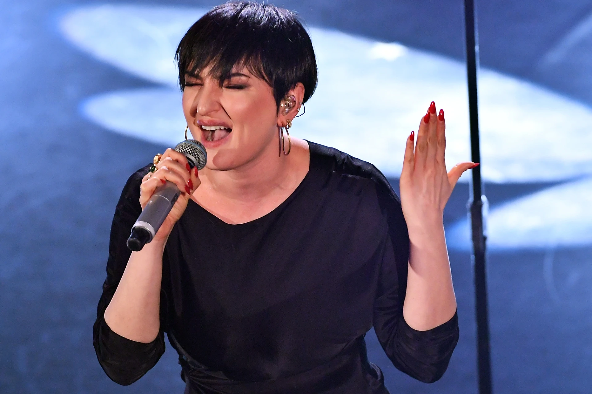 Sanremo 2019, Arisa stecca la sua canzone sul palco dell'Ariston: che cosa l'ha tradita