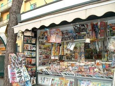 Arrivano a Bologna le edicole illuminate con luci led a basso consumo