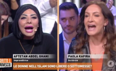 Dritto e rovescio, la Kafira zittisce l'islamica: "Basta, siete cinture nere di menzogne"