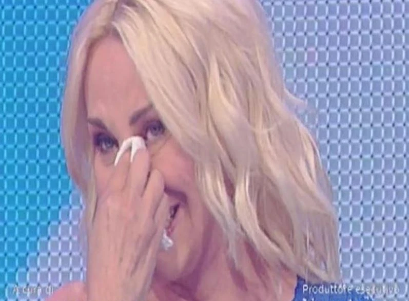 Domenica in, Antonella Clerici e quel segreto sulla salute: "Prima di andare in onda, facevo una puntura"