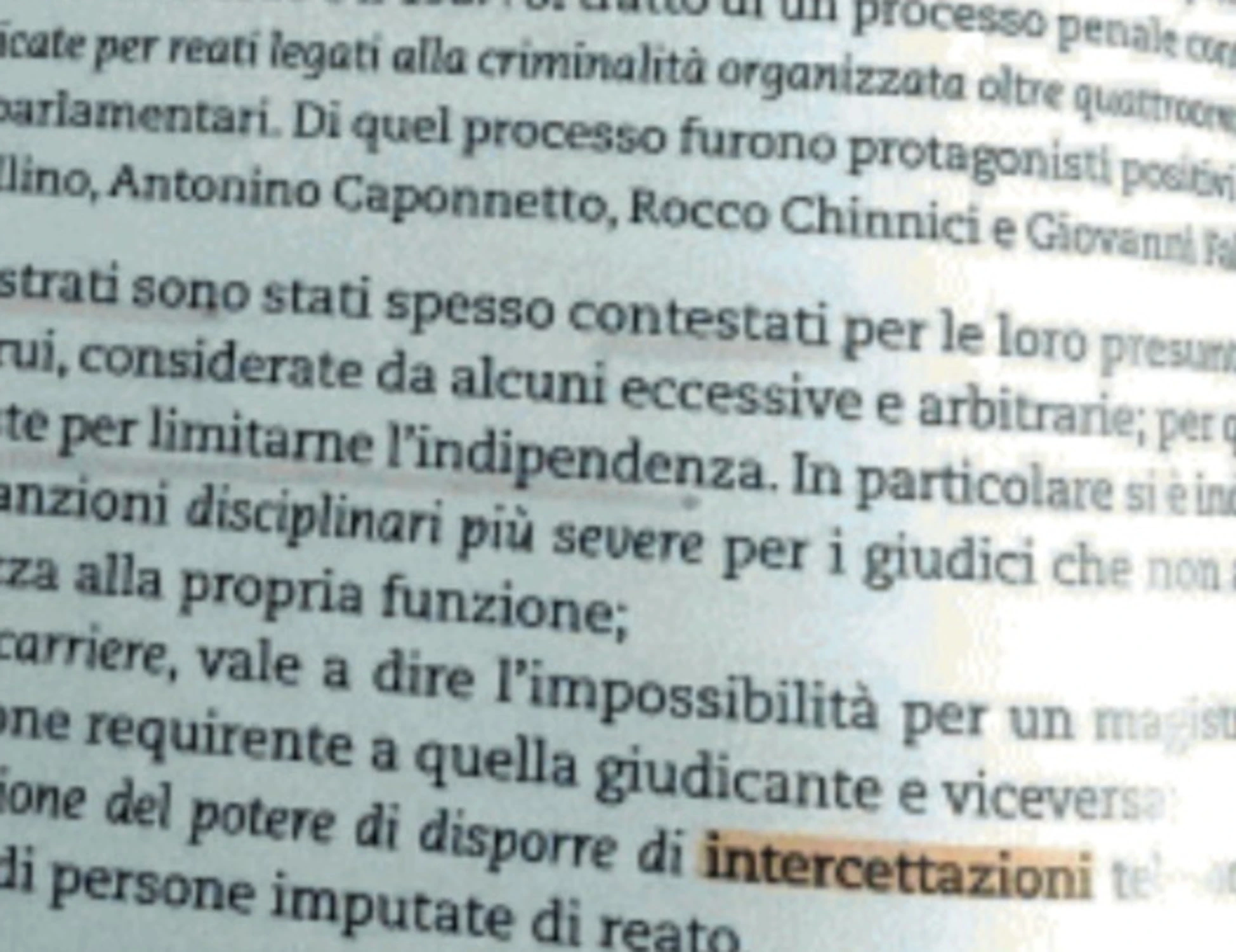 Reggio Calabria, sul libro di testo del liceo spunta la difesa delle toghe rosse