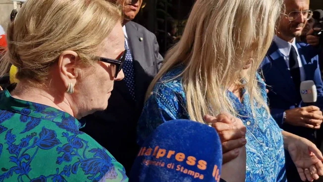 Mara Venier e Katia Ricciarelli rendono omaggio a Pippo Baudo