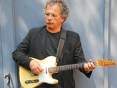 "Fuori dalla crisi lavorando insieme". Ecco 'men at Work' di Gianmaria Testa