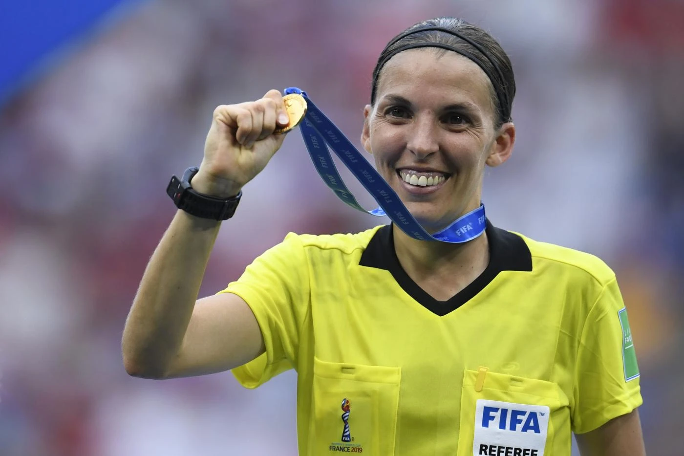 Uefa, Stephanie Frappart è il primo arbitro donna a dirigere la finale di Supercoppa