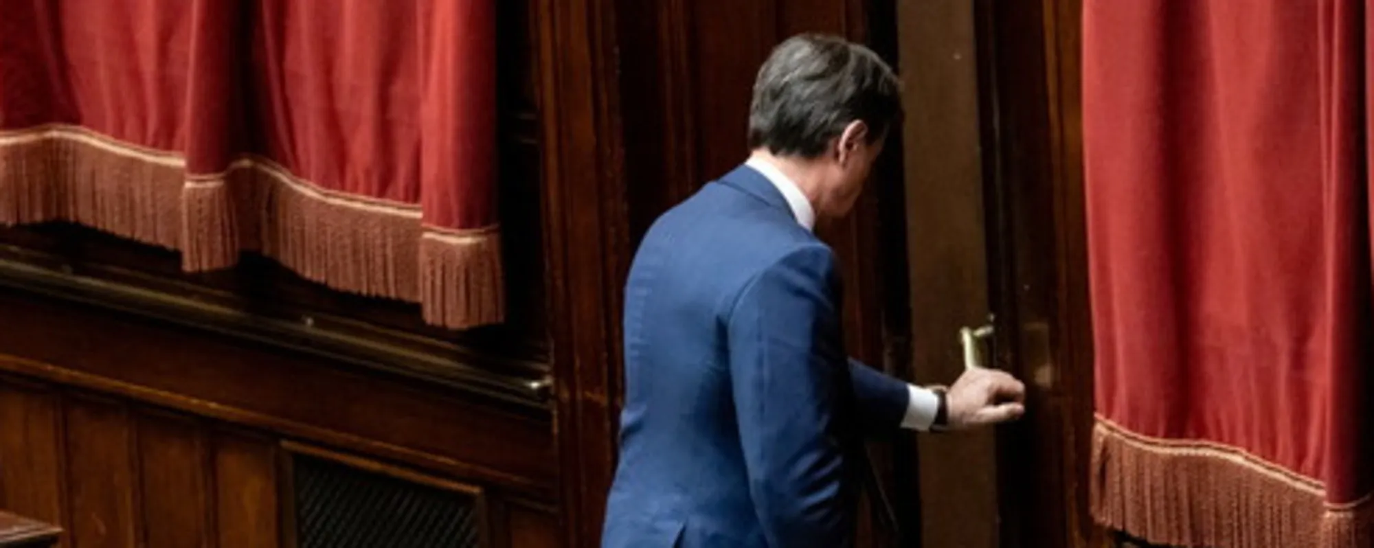 Gli chiedono di Vannacci e Conte perde il controllo: "Quelle ca***"