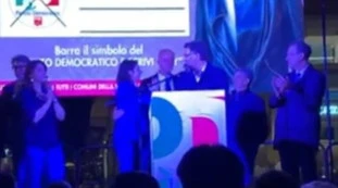 Elly Schlein, la mossa che sbugiarda il Pd: alle europee la segretaria si farà votare come "Elly"