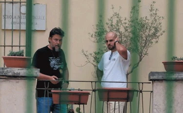 Roma, a 13 anni accoltella la prof per un debito in geografia. Il marito: "In galera lui e i genitori"