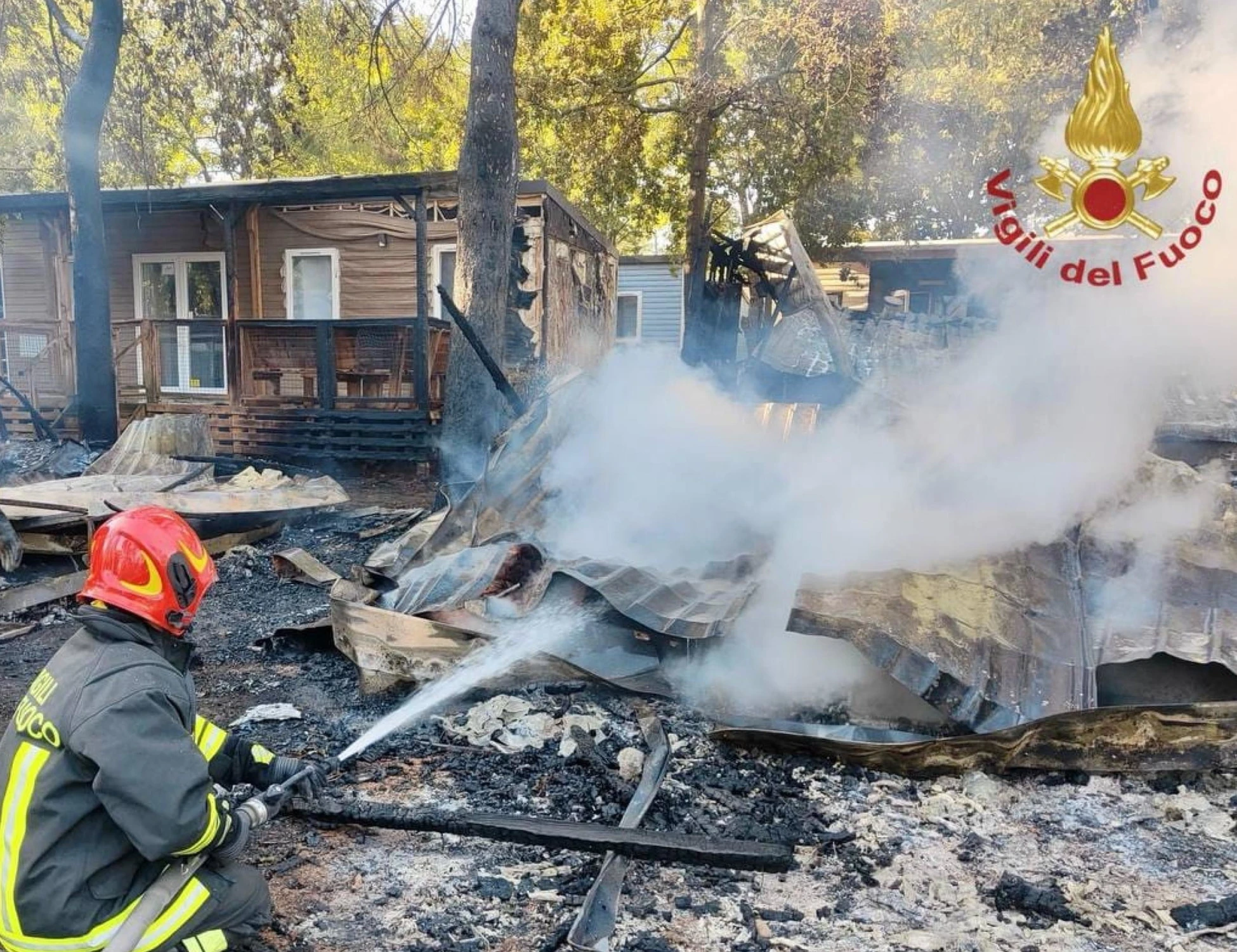 Peschiera del Garda, incendio nel campeggio: terrore puro