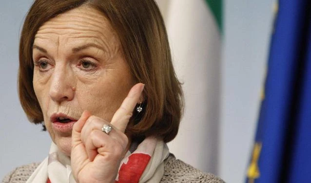 Elsa fa la maestrina"Non serve laurearsi con voti bassi"