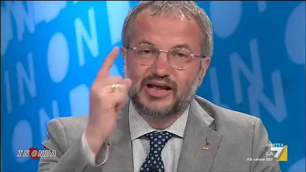 Claudio Borghi a Gualtieri: "Se fa deficit superiore al nostro, aggiunge al conto i cognac offerti a Juncker"