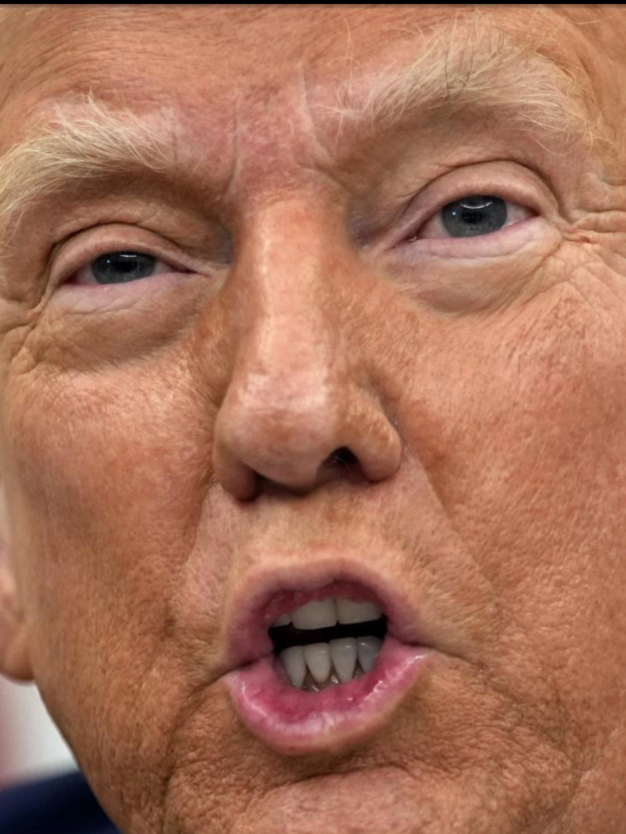 Donald Trump, scattano i dazi e lui esulta: "Negli Usa stanno arrivando miliardi di dollari"