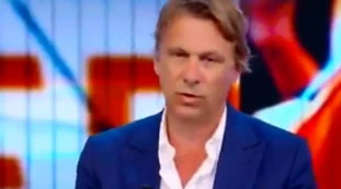 Nicola Porro a Stasera Italia bacchetta gli allarmisti: "Oggi chi è contagiato è uno pseudo criminale"