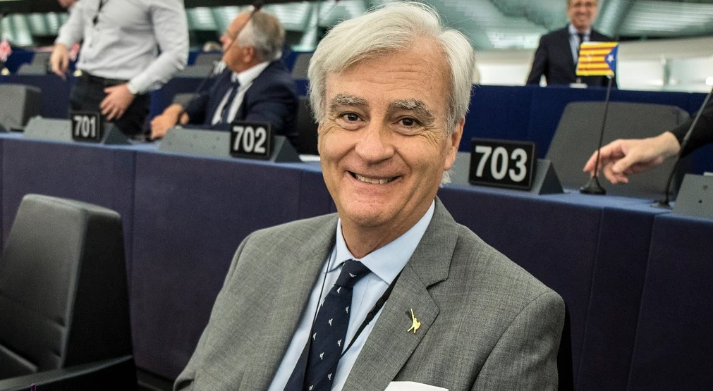 Antonio Maria Rinaldi sul delirio Pd che vieta a Salvini di fare foto con le agenti: "Il 40% si avvicina"