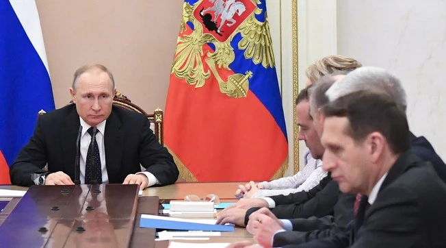 Russia, Italia nella lista nera? Non solo economia, ecco cosa cambia: "Conseguenze devastanti", la minaccia del Cremlino