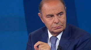 Bruno Vespa, plauso a Giorgia Meloni: "FdI fa bene a stare all'opposizione, tutti si ammazzano per non votare"