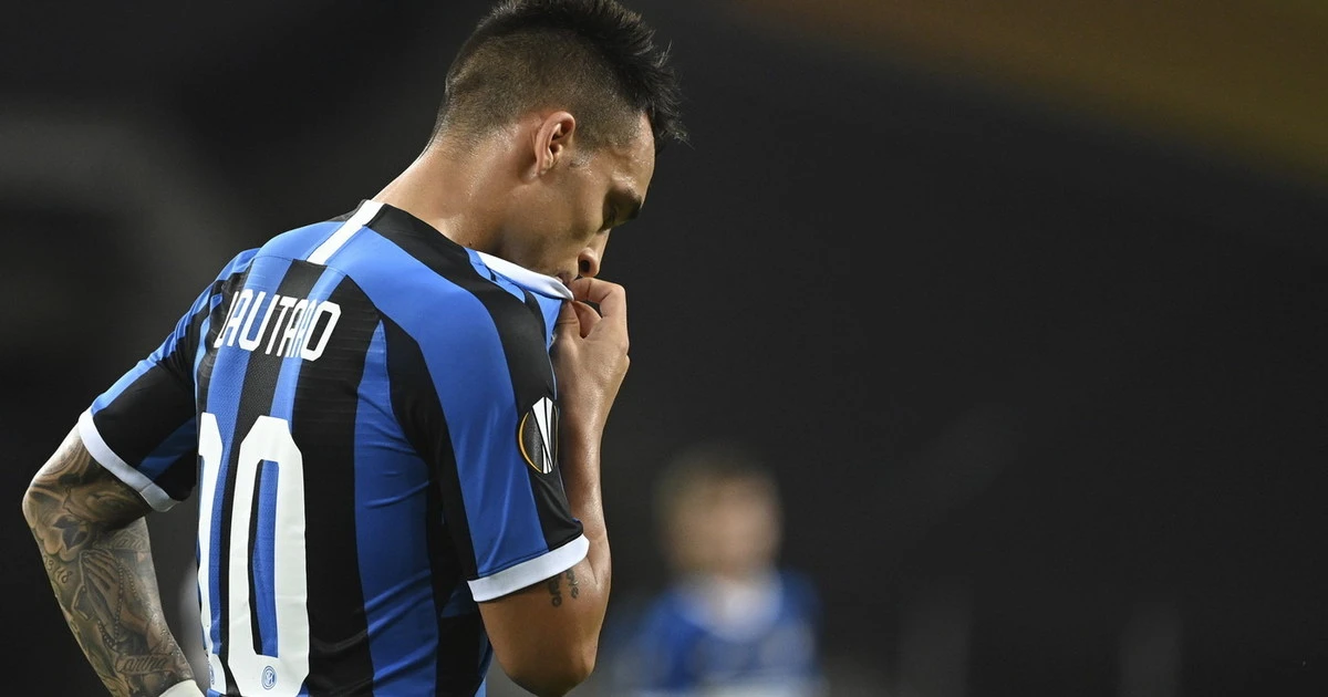 Lautaro Martinez sposa l'Inter e cancella la scaramanzia: "Volevo il Barcellona. Ma resto e mi tatuo lo scudetto"