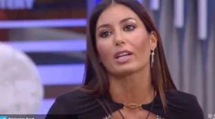 Elisabetta Gregoraci paparazzata in strada: animata discussuone, ma che succede?