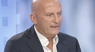 Augusto Minzolini a L'aria che tira: "Coronavirus, Silvio Berlusconi ricoverato? Non è finita, massima prudenza"