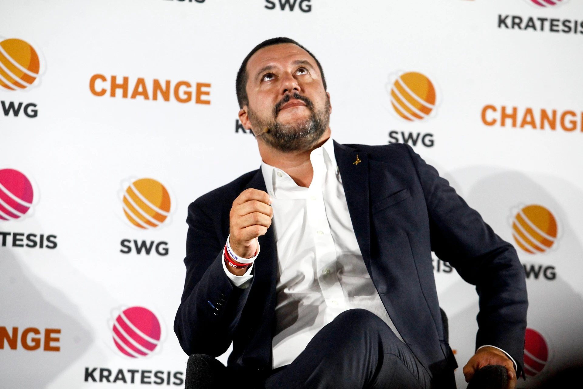 Matteo Salvini, l'ultima farsa degli attivisti pro-immigrati: "42 profughi della Diciotti lo denunciano"