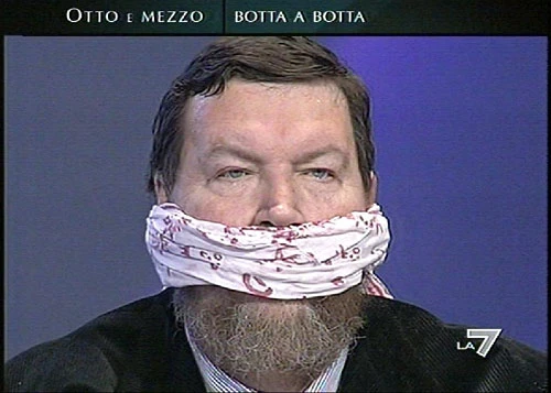 Giuliano Ferrara contro Travaglio e Formigli: "Topi in fuga dalla bracaccia che affonda"