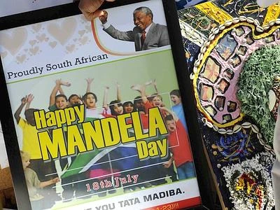 Sudafrica, compleanno in ospedale per Mandela. E il mondo lo festeggia