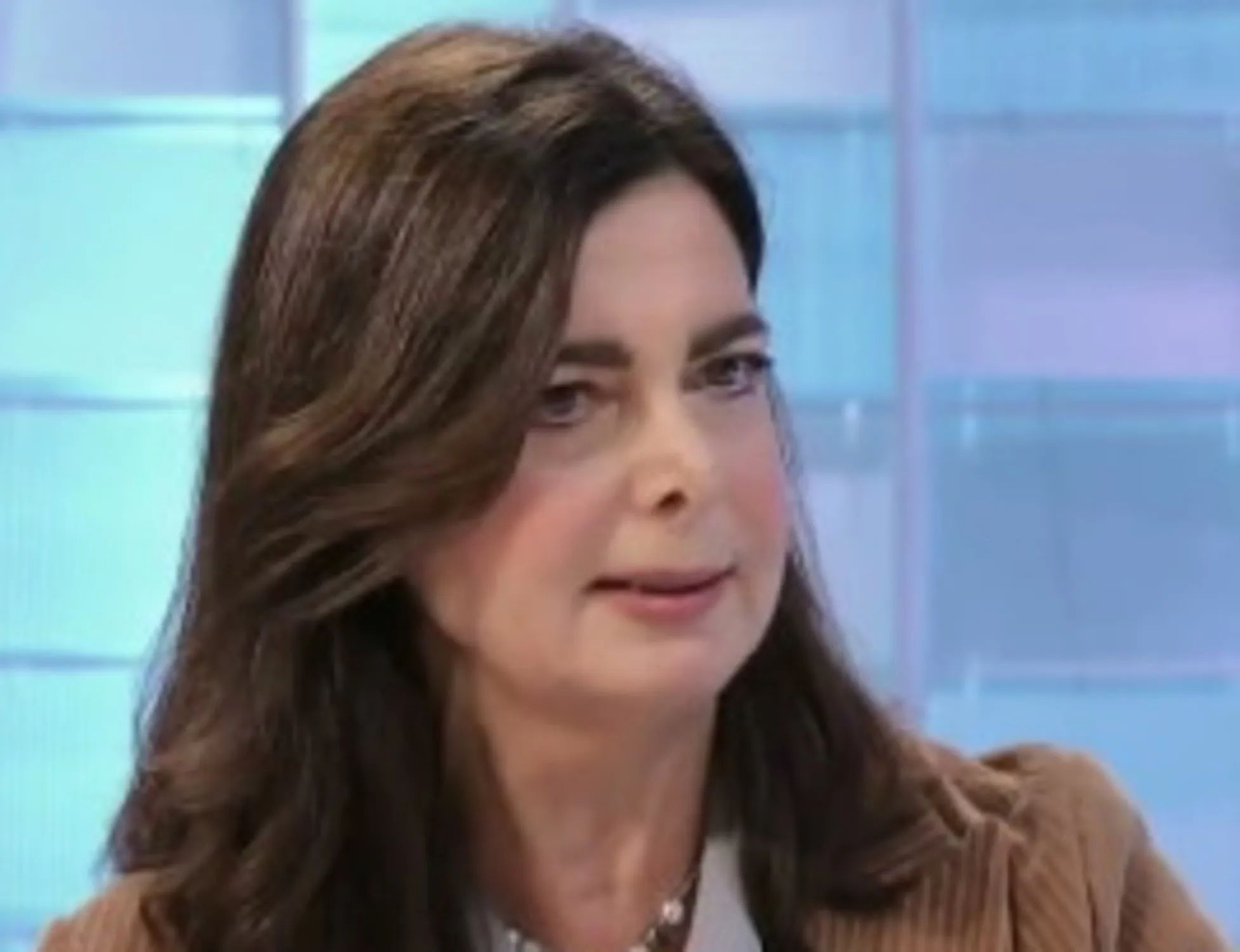 Leggi l'articolo: "Per cosa passerà alla storia Meloni": Boldrini, altro delirio