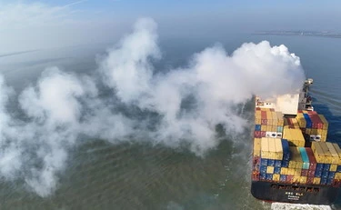 Iran, lo Stretto di Hormuz è "zona di guerra": cosa sta succedendo 