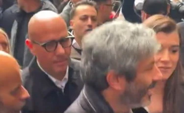 Roberto Fico contestato a Napoli: nel caos cade un consigliere