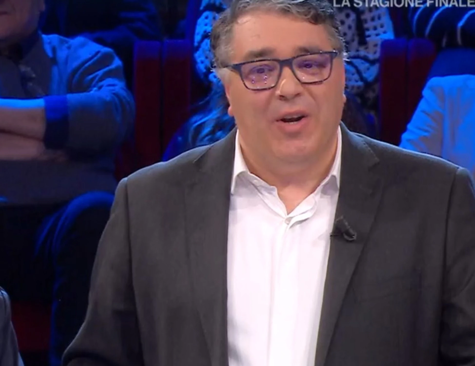 Affari Tuoi, Bernardo e il casting di De Martino sotto accusa: "Gente impresentabile"