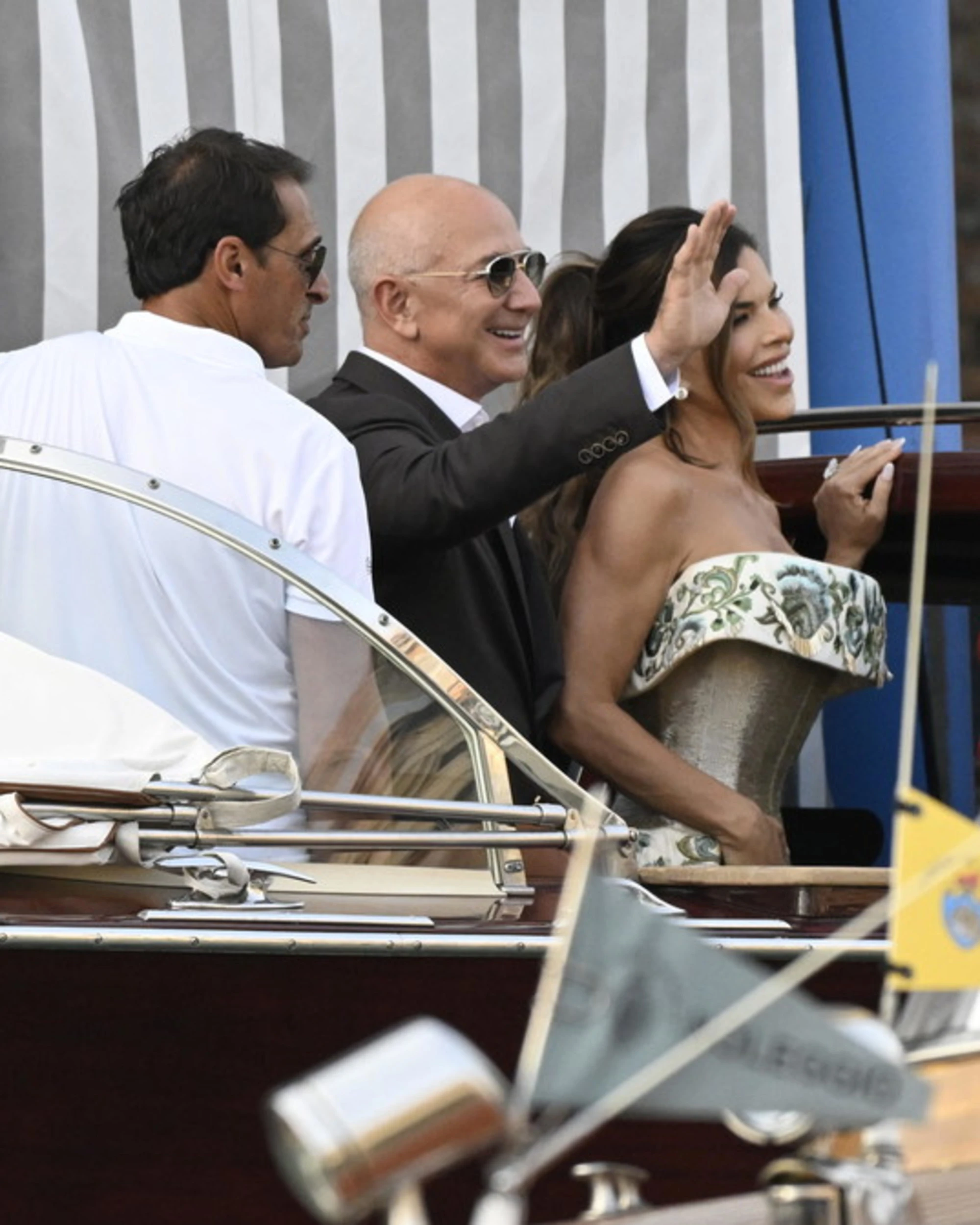 Bezos e Lauren, come si è aperto il matrimonio: Venezia, sinistra in tilt