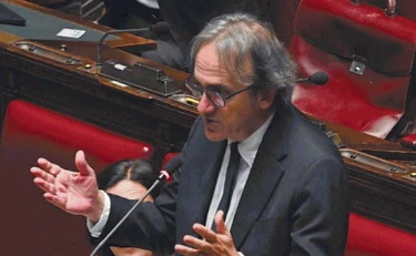 Bonelli insulta Meloni: "Patrioti? No, traditori". Eppure sui dazi...