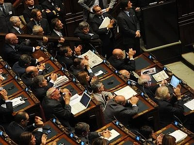 Camera, sì riforma finanziamento partiti