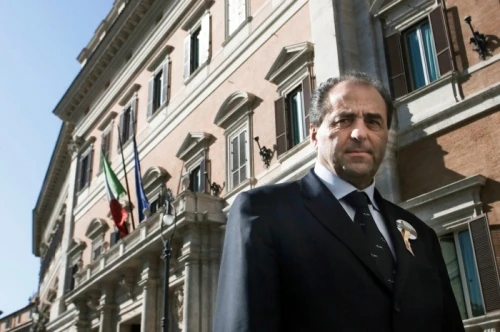 Brindisi e il peggio della politica:&quot;A chi giova la strage?&quot;