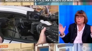 Giorgia Meloni, "ho molta paura". Lorenza Foschini, sfregio politico