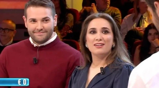 Affari Tuoi, "svengo": Valentina perde tutto e poi fa impazzire il dottore