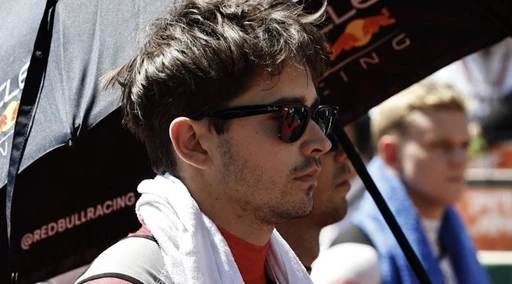 Ferrari, "aiutare Charles Leclerc? Sì, se...": lo sfregio di Carlos Sainz