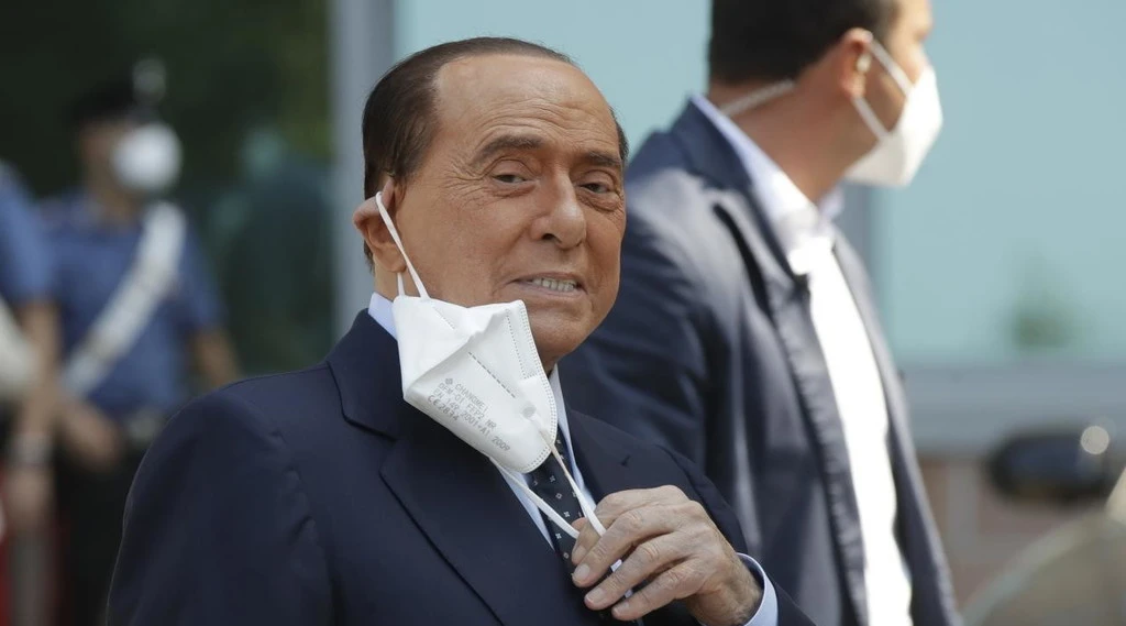 Silvio Berlusconi, Dagospia: trattative per un nuovo governo, ma senza Giuseppe Conte premier