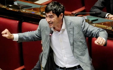 Fratoianni: "Pd e 5s? Così non può funzionare più": terremoto a sinistra