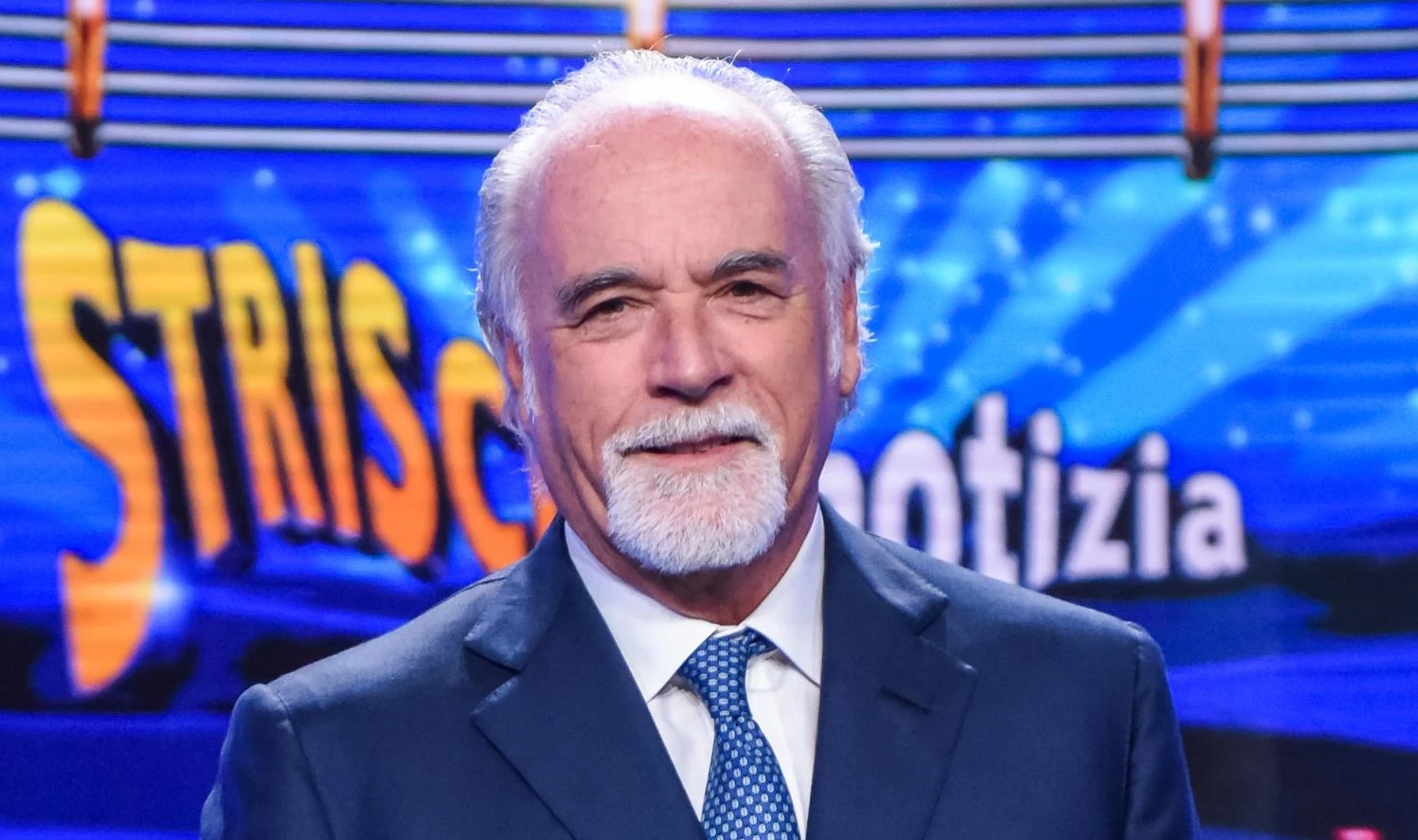 Antonio Ricci massacra Claudio Baglioni: "Non lo sopporto, amico dei fasci. Il botulino gli blocca il cervello. Vorrei dargli fuoco"