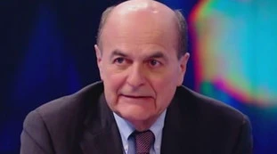 DiMartedì, l'ammissione di Pier Luigi Bersani: "Nel Pci ci dicevano 'zitto e pedala', anche ora il governo te lo fai piacere"
