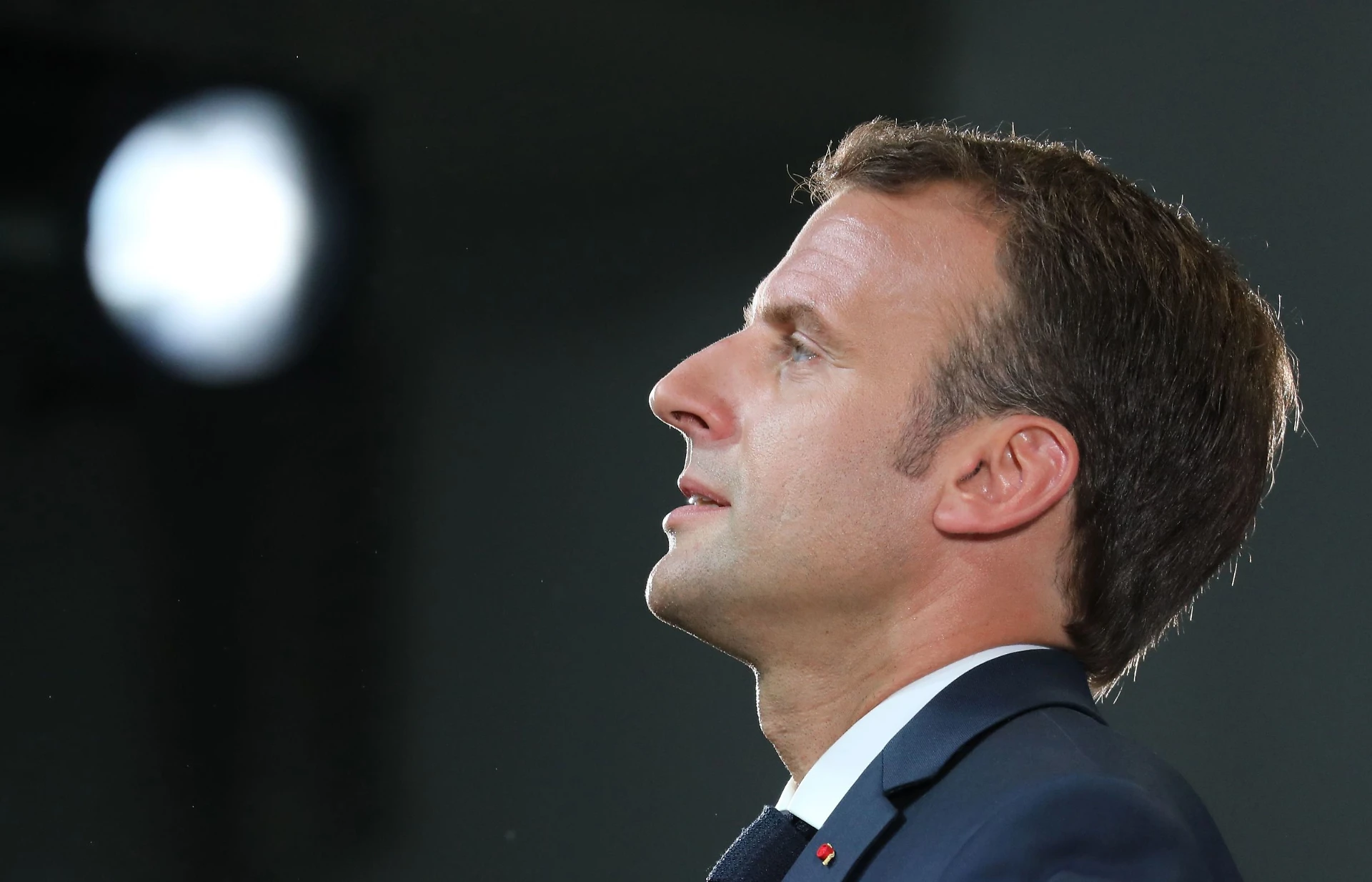 Emmanuel Macron, il tragico sospetto di Giuseppe Conte: vergogna francese, cosa c'è dietro il caso Aquarius