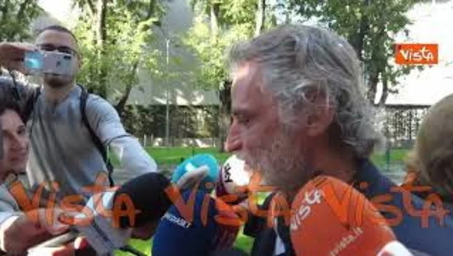 https://media.liberoquotidiano.it/70QohVbEAQ9Z_zpwuReUjDXprRSLZx-8HEspeaO7iHY/width:800/quality:90/aW1hZ2VzLzIwMjUvMDkvMDcvMTg0NjEyNTg5LTYxODU5NTUxLTI3YmEtNDFiMC1hNDM2LWQ3YzM2ZTFiNTMxYS5qcGc.webp