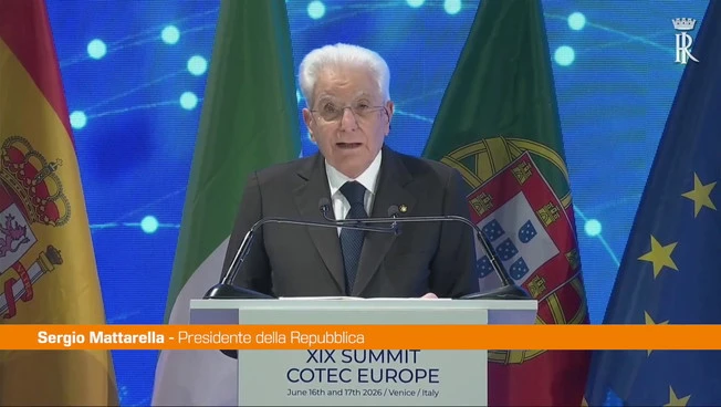 IA, Mattarella "Rischi da divari e concentrazione nelle mani di pochi"
