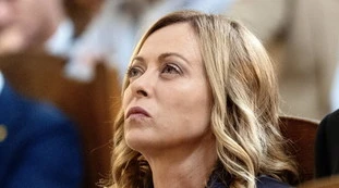 Giorgia Meloni e il video a luci rosse manipolato: &quot;Intollerabile, è violenza contro le donne&quot;