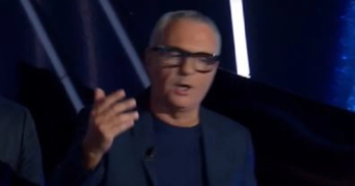 Tale e quale show, Giorgio Panariello lascia lo studio per protesta. Carlo Conti costretto a inseguirlo, stop alla diretta