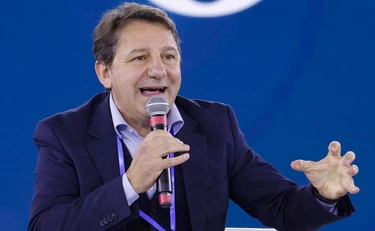 Calabria, Pasquale Tridico candidato per dare il reddito grillino