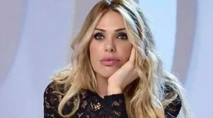 Ilary Blasi "rovina" Francesco Totti: "Quanti zeri ha l'assegno", cifre-choc