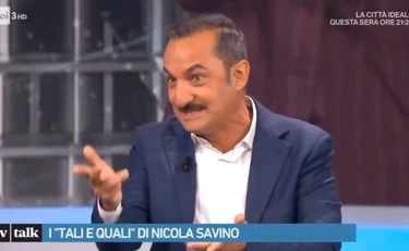 Tv Talk, Nicola Savino fa impazzire le femministe: "Portami tua sorella!"
