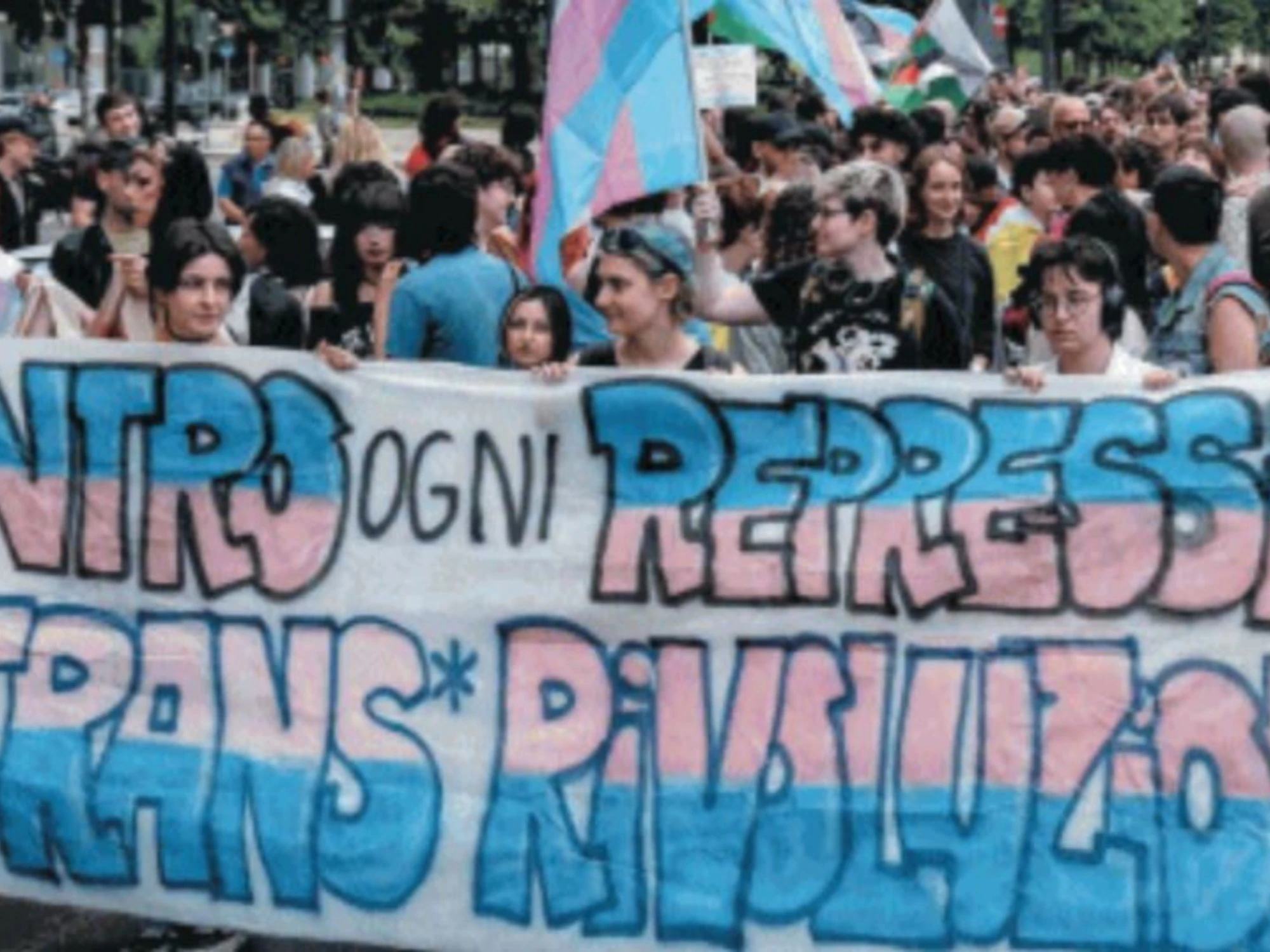 Scoppia la polemica sui corsi per l’allattamento dei trans